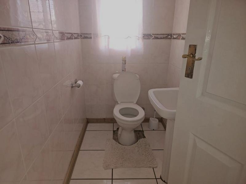 5 Bedroom Property for Sale in Mmabatho North West